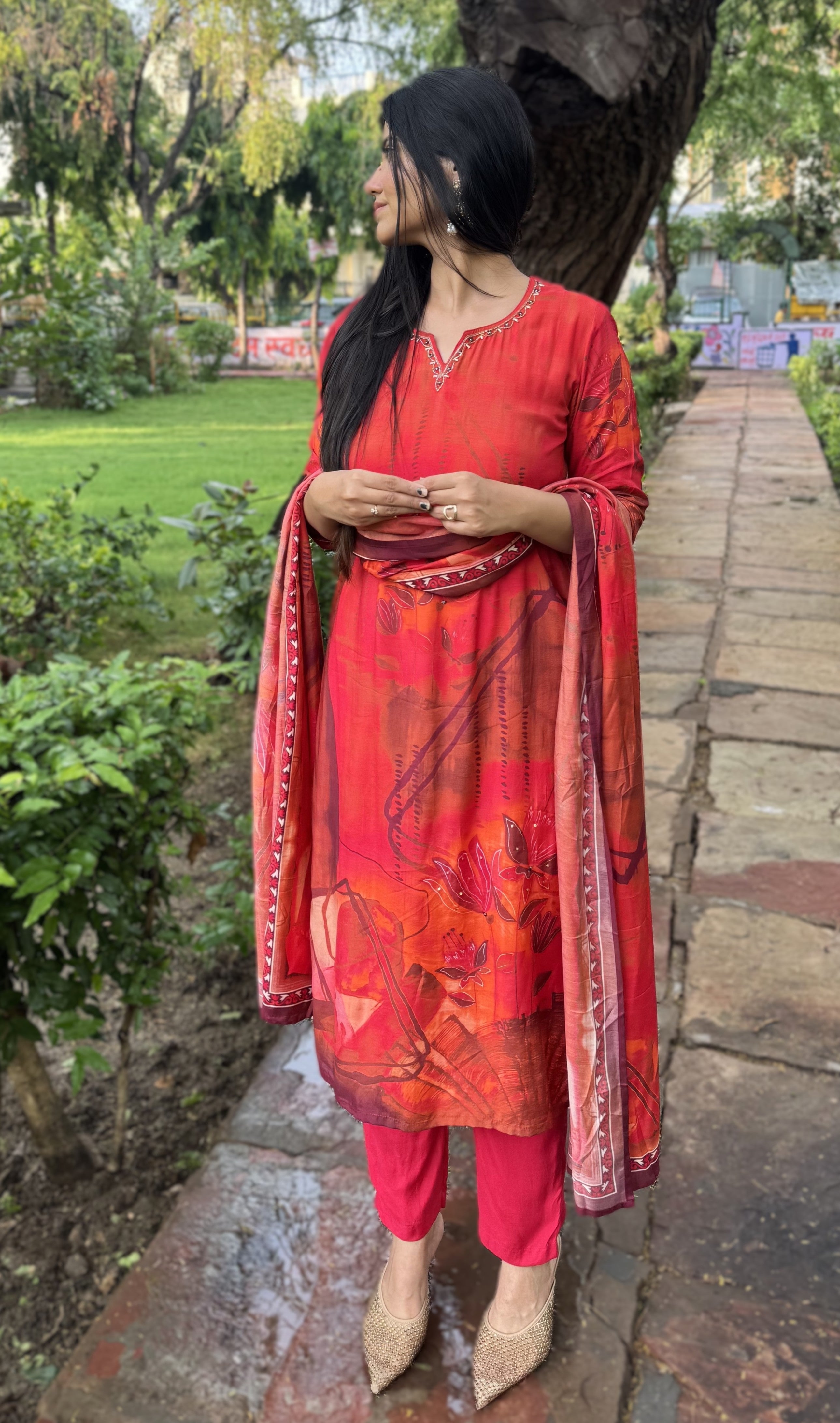 kammo sunehri suit set