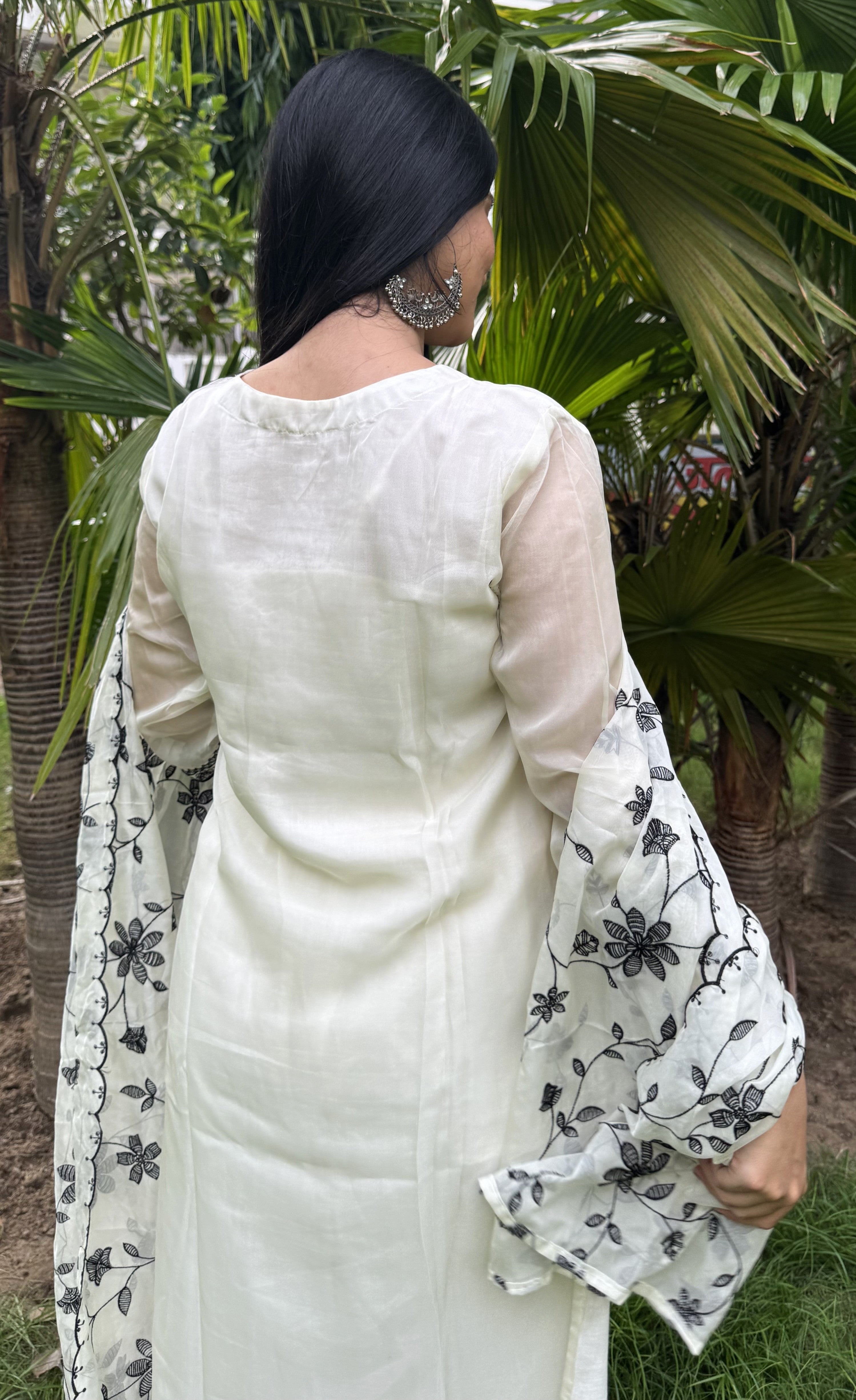 kammo white and black suit set